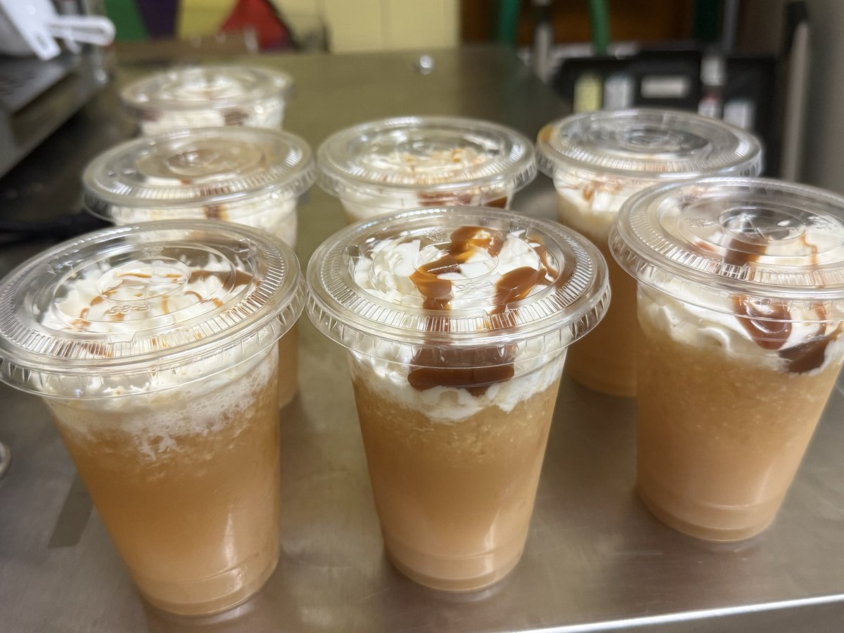 StPatsYorktown's tweet photo. Today, our 8th graders kicked off this year’s Entrepreneurship Program with SPS BLENDED, a student-led smoothie bar. 75 smoothies later, students and staff enjoyed some Frozen Hot Chocolate and Caramel Apple Punch! #StPatsPride #entrepreneurship https://t.co/M7r9K5vRXu