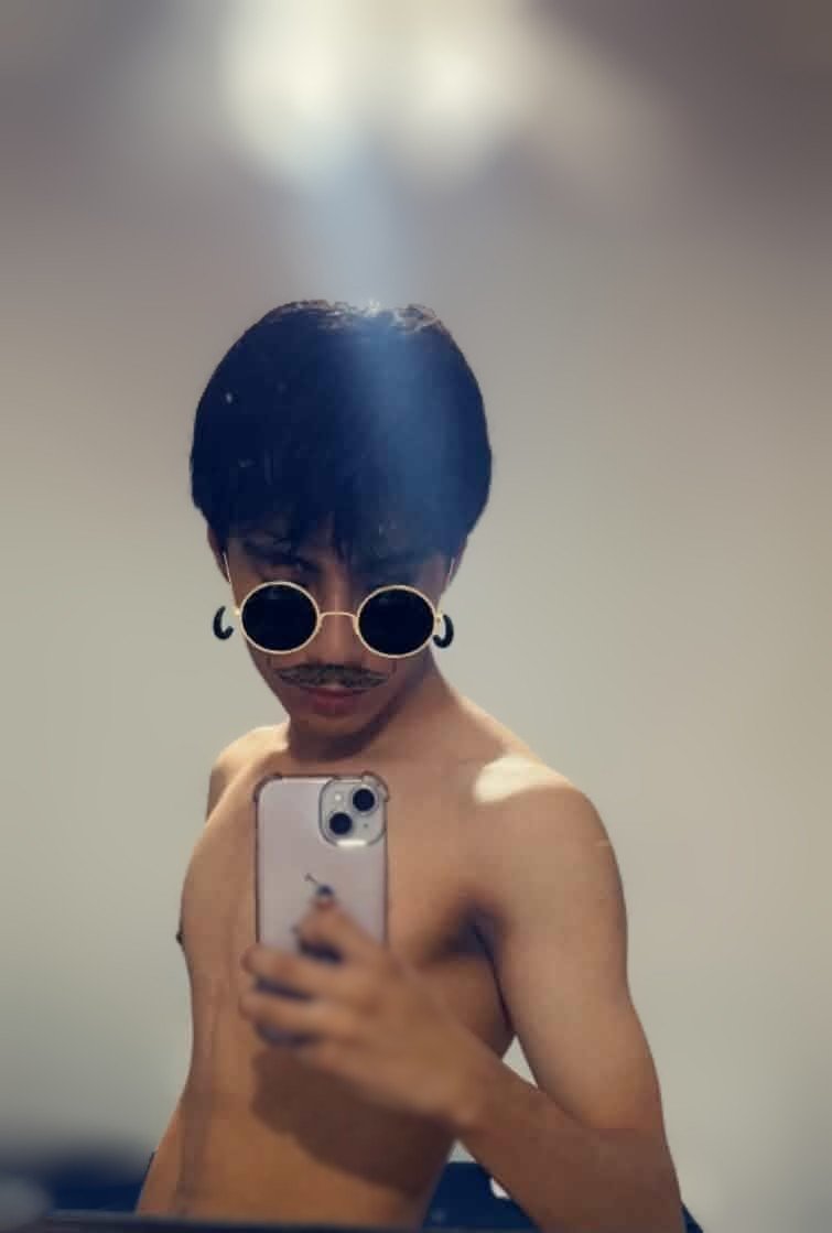 ardeli78472's tweet photo. Quien para hablar 
#gay #hot #bwc #chathot https://t.co/qWs7EYEXE9