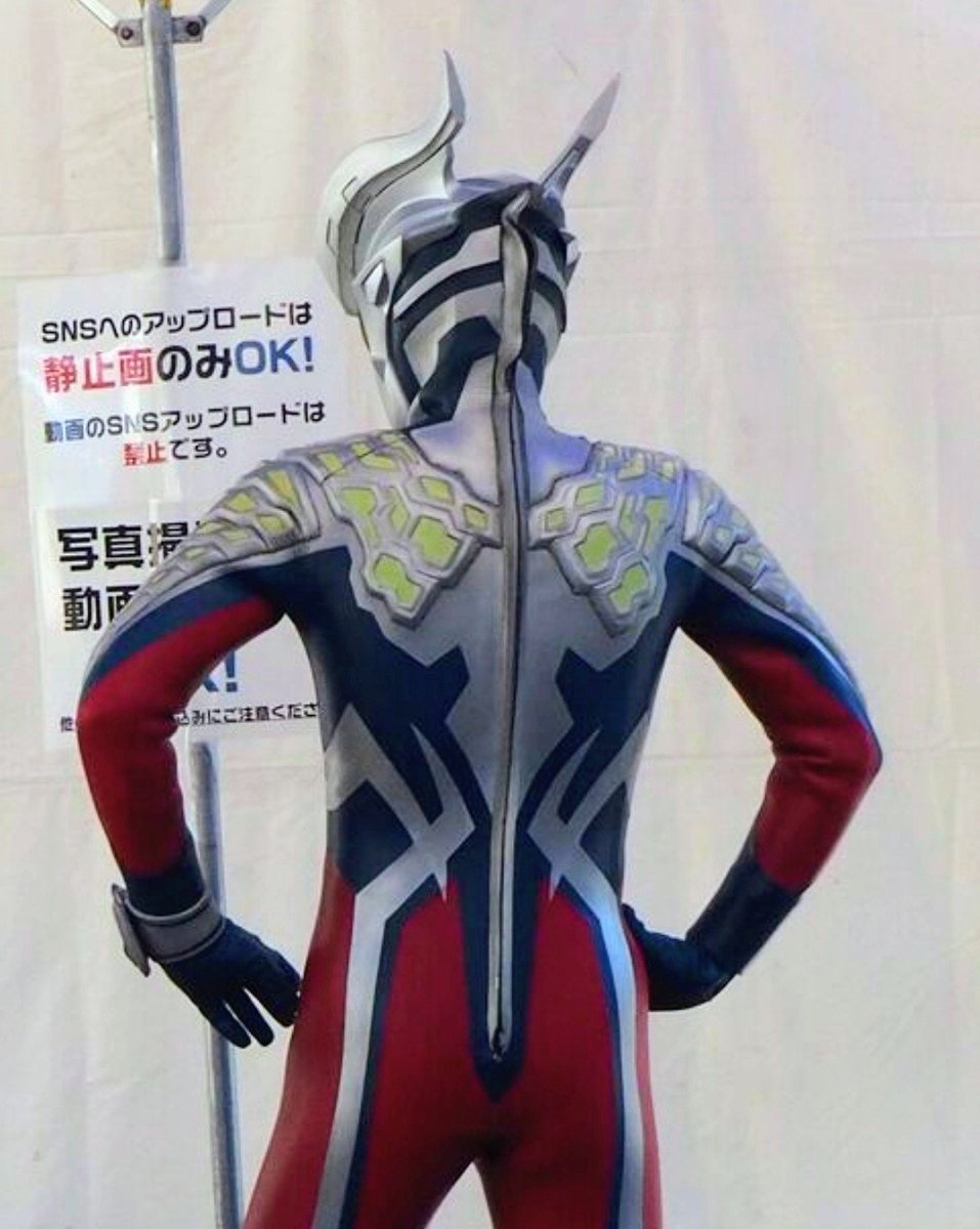 soumuzu's tweet photo. 注意書きが少し斜めになってるのが気になるのか、綺麗になおしてたゼロ。 https://t.co/vNqbAd1BZm