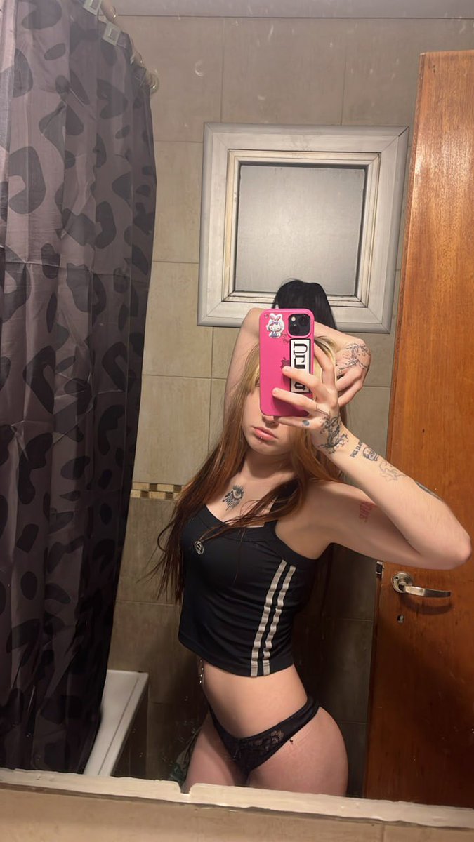 CoConutSlutty's tweet photo. this outfit deserved its own little moment https://t.co/P1x4mYXQCt