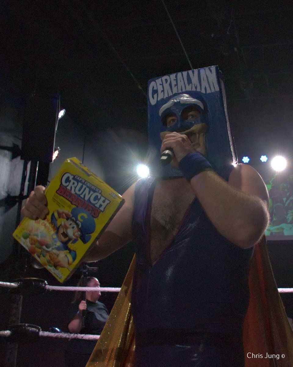 Rudo_Rampage's tweet photo. Cereal Man went to war against his dad.
#SlamTown #Hoodslam #wrestling  @HOODSLAM  @ElCerealMan https://t.co/bZp5RkWww6