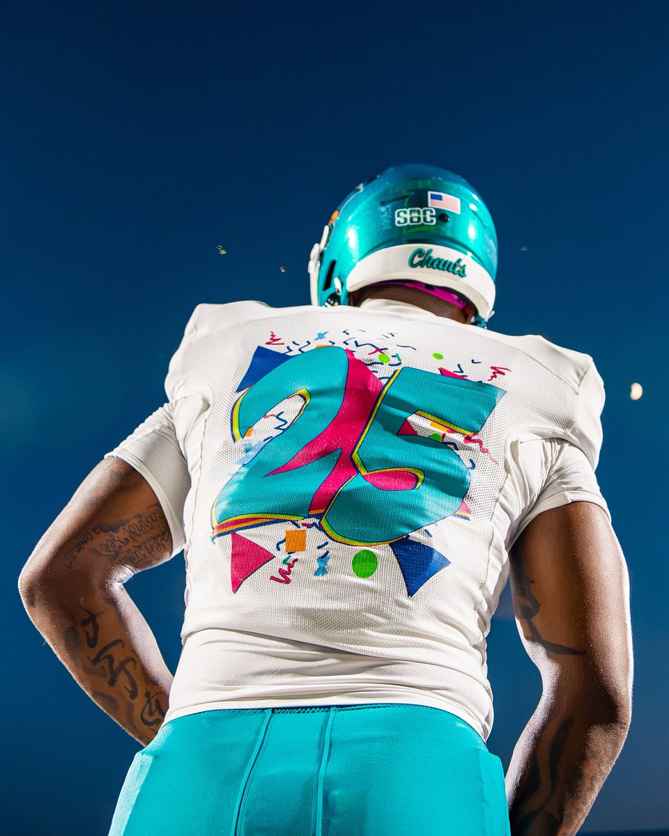 CoastalFootball's tweet photo. It’s showtime🔥 https://t.co/XTUSOQ1kZq