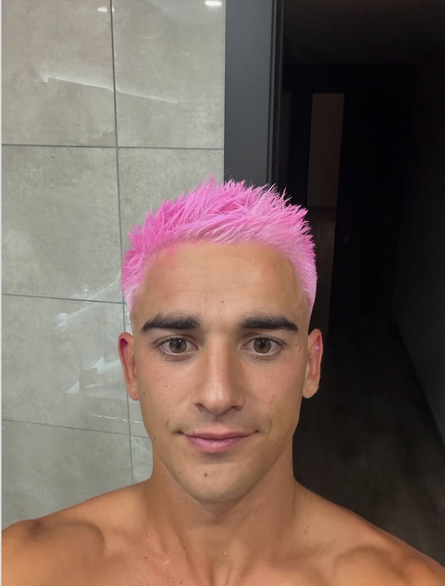 loveg6vi's tweet photo. ill never forget you my pink bubblegum princess https://t.co/9XTv0km47Q