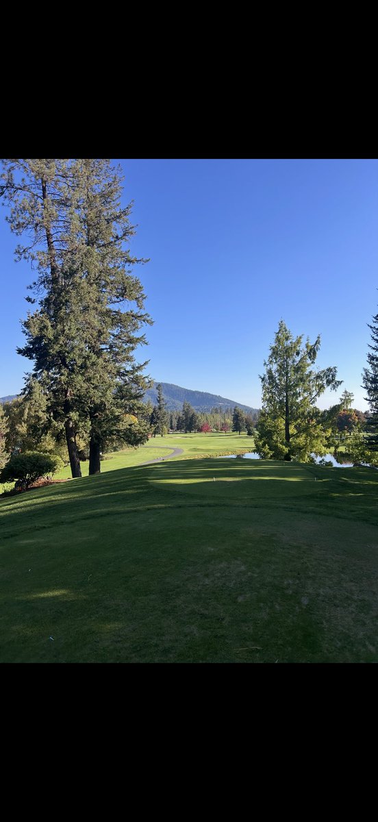 mf31780's tweet photo. @LAIreland name these 2 holes in Idaho? Go Brewers! ⛳️ 👍🏻👌🏻 https://t.co/YNv8kzyAM6