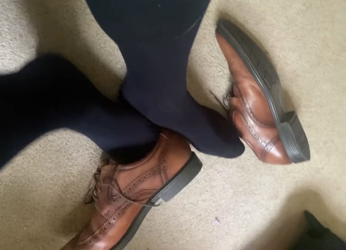 MasterKronfeet's tweet photo. Someone reminded  me of the time I went to a wedding. Do not like to dress for up at all. Yall know that. Smells like warm leather and locker room.

#Dresssocks #malefeet #malesocks  #alphafeer #otcsocks https://t.co/MZ9iZtM62j