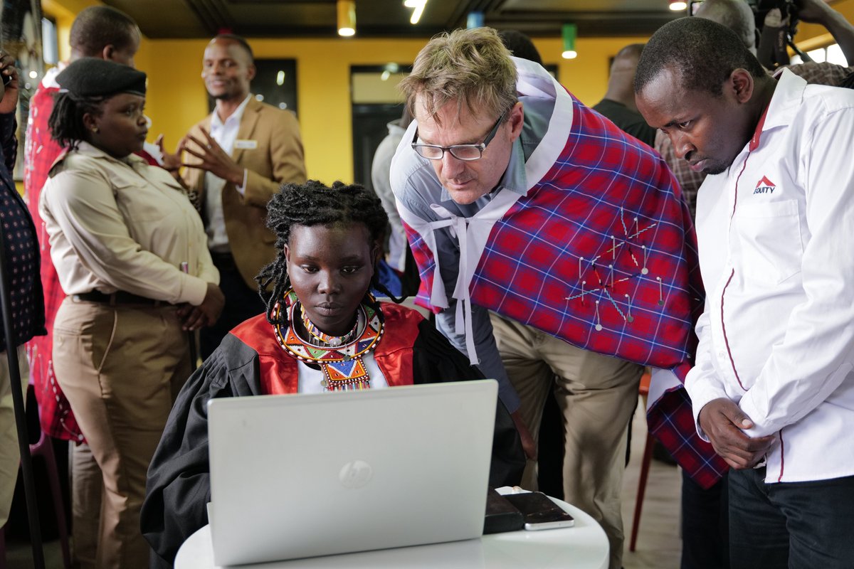 NicePlaceFound's tweet photo. We were honoured to commission the Nice Place Foundation Digital Hub, creating new opportunities for girls to explore technology, innovation and entrepreneurship and equipping them to dream, learn and lead.

#NicePlaceAt5 #DigitalHub #DreamLearnLead https://t.co/NJfas5DTr1