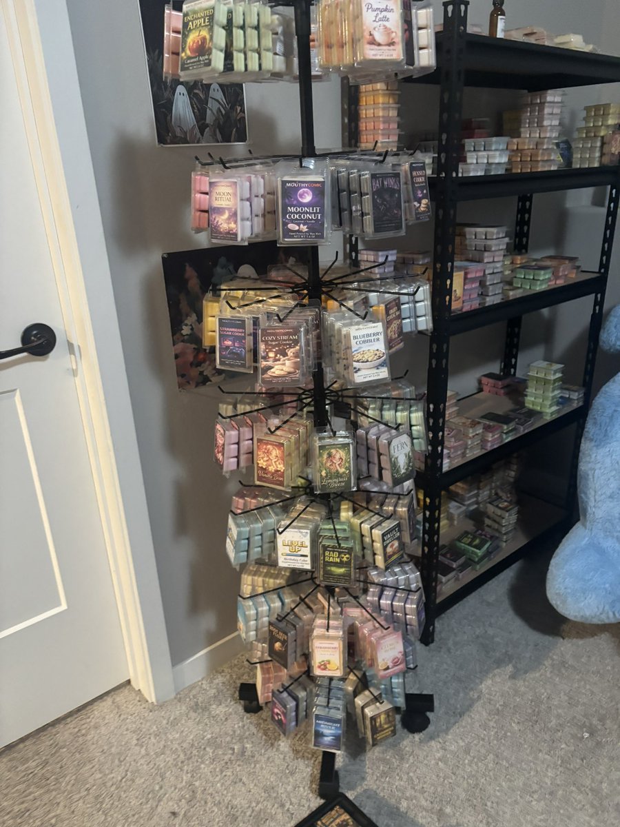 MouthyComic's tweet photo. Why I haven’t been streaming lately… 
Two huge craft fairs coming up 😊 
New whipped soaps and melts! https://t.co/xLxdFIMclF