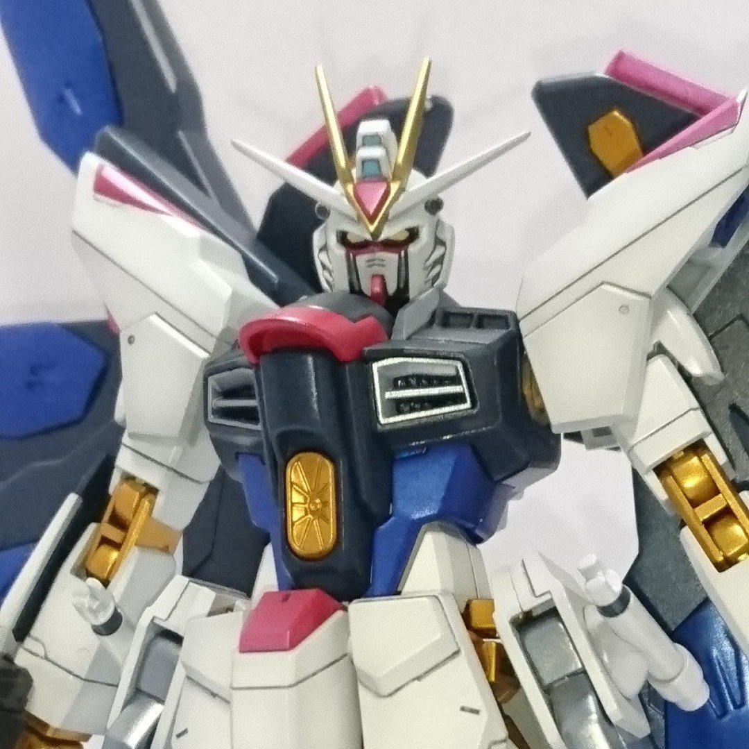 kkk01498266's tweet photo. HGCEストフリの頭部。

似てる似てないは別としてMGみたいにひさしに角度付けると男前になる。

顔は無改造です。 https://t.co/1QPKU9bfGz