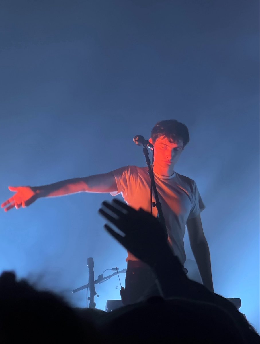 semholly's tweet photo. serving will byers sorcerer https://t.co/Hg9AeEv2GG