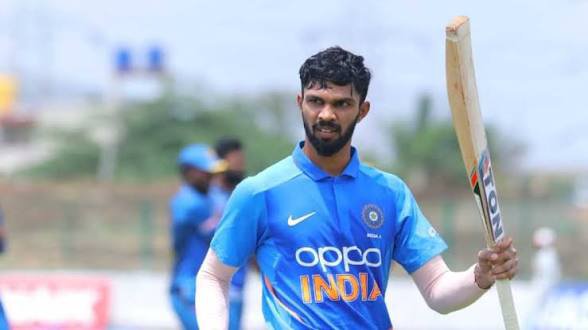 pratyush_no7's tweet photo. Pragyan Ojha in 2021 🗣️ — “Ruturaj is a terrific batter. The way he builds his innings, it never feels like he's creating any pressure on himself. He builds his knocks smoothly. And that's the sign of great players.” 💥

Now Ojha has picked Rutu in the main ODI squad Vs NZ as Interim Chief Selector. 🔥