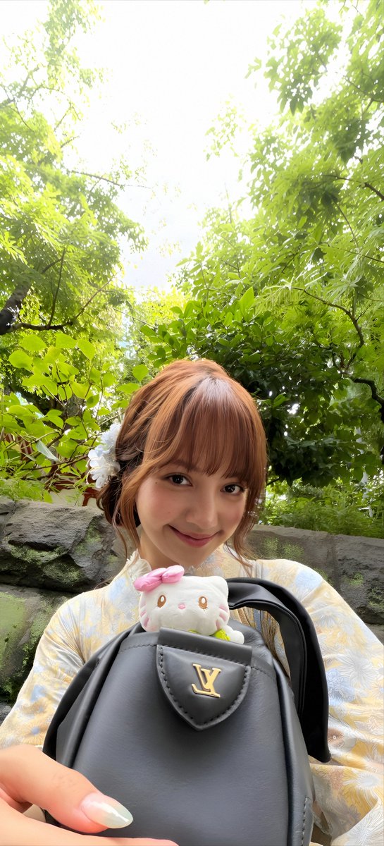 lalisalocks's tweet photo. #LISA wallpapers [IG update]

#LALISA #리사 #ลิซ่า @wearelloud #LLOUD @BLACKPINK #BLACKPINK https://t.co/EYh5D5Weli
