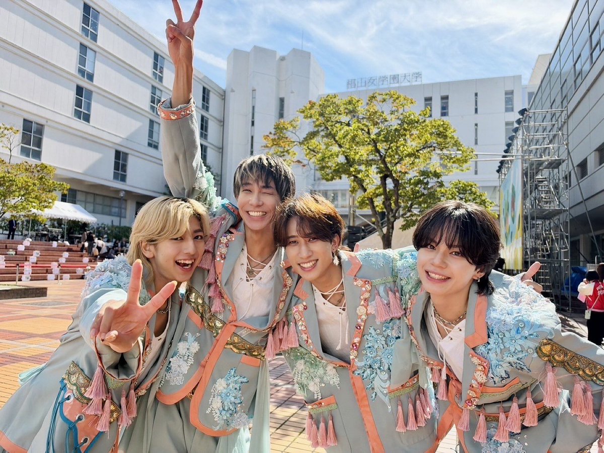 RapiNz_official's tweet photo. [ 𝗥𝗮𝗽𝗶𝗡𝘇 ｜ 𝗧𝗛𝗔𝗡𝗞 𝗬𝗢𝗨💫 ]

2026.10.17 Sat.
「第65回椙大祭」

椙山女学園大学 さんでの学園祭LIVE🎤
ご来場いただいた皆さま、
RapiNzのステージを観てくださった皆さま、
誠にありがとうございました✨

本日このあとは、金山総合駅 徒歩1分
📍ステージ＆カフェ 半熟王子 にて、
「第6回 ラピドネス学園〜シール交換会〜 愛知遠征」
を開催いたします！🌈

OPEN 16:30 / START 17:00
🎫当日券あり
※後方スタンディングでのご案内となります。

ご来場をお待ちしております🕊️

━━━━━━━━━━━━━━
▼ 詳細はこちら
🔗https://t.co/m2yprcfDoi
━━━━━━━━━━━━━━

#RapiNz 🌏🕊️
#ラピンズ #椙大祭 #椙山女学園大学 #シール交換