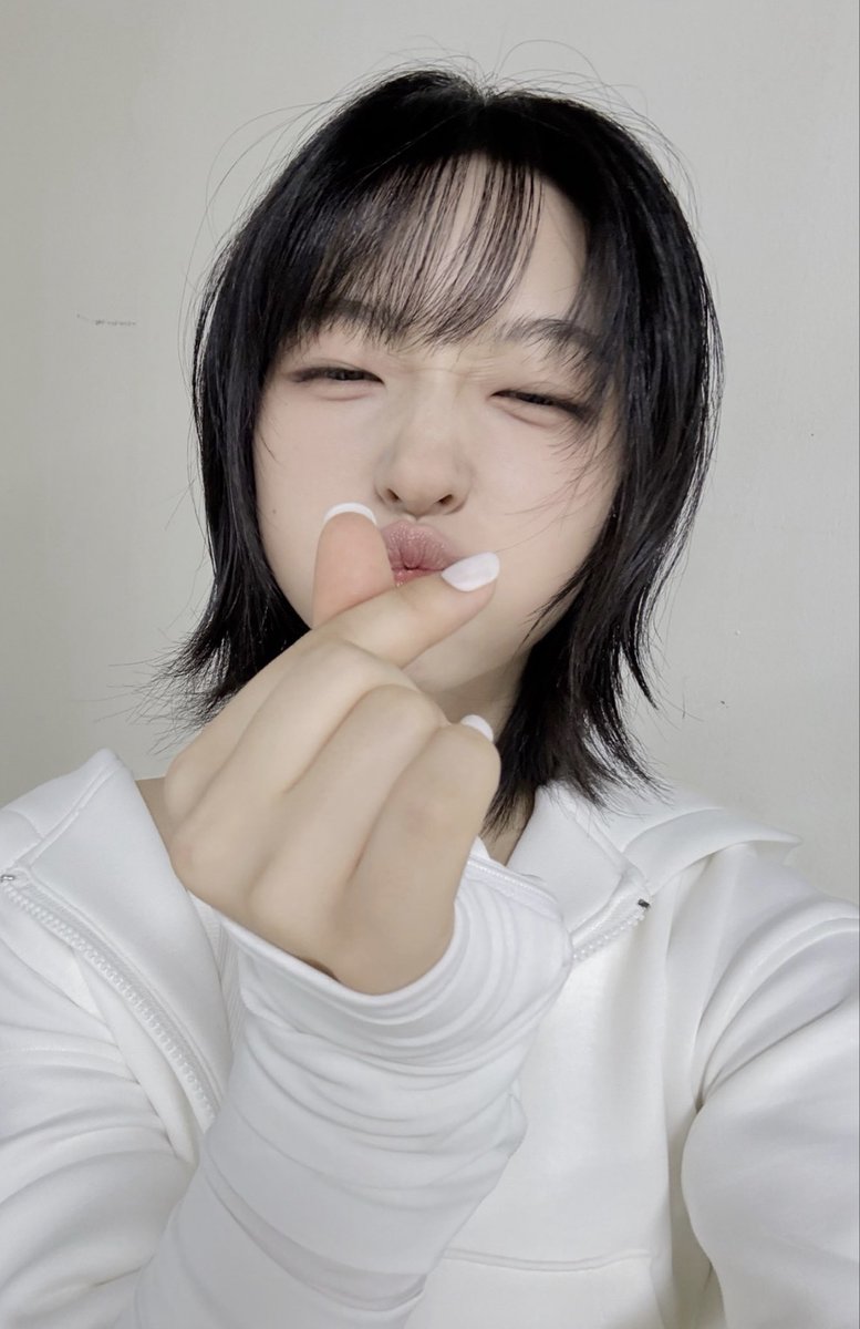 hamvvOo's tweet photo. 그래서 어느쪽이 보라인데? https://t.co/iQPNOsIjGh
