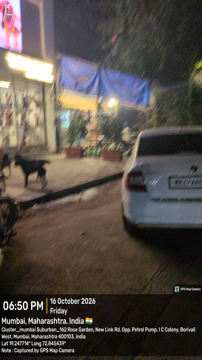 BetterMumbai2's tweet photo. @MTPHereToHelp I have complained it earlier also. Pl audit the area and see for yourself how illegal tapri and flower pots are occupied by the shops. @mybmcWardRN @TawdeRitu @AshwiniBhide @Dev_Fadnavis @mieknathshinde @PiyushGoyal. Have high expectations from the above ministers. https://t.co/PJiYi6mE4T