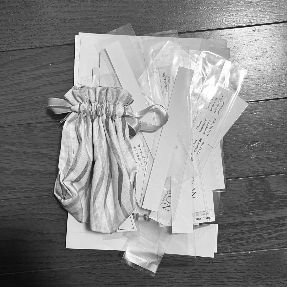 Diedie080608's tweet photo. 【1000個捨てチャレンジ】

・ポーチ、スポンジ、巾着、ムエット、書類など

累計219個

#捨て活  #一日一捨 https://t.co/UPiDDxzKzt