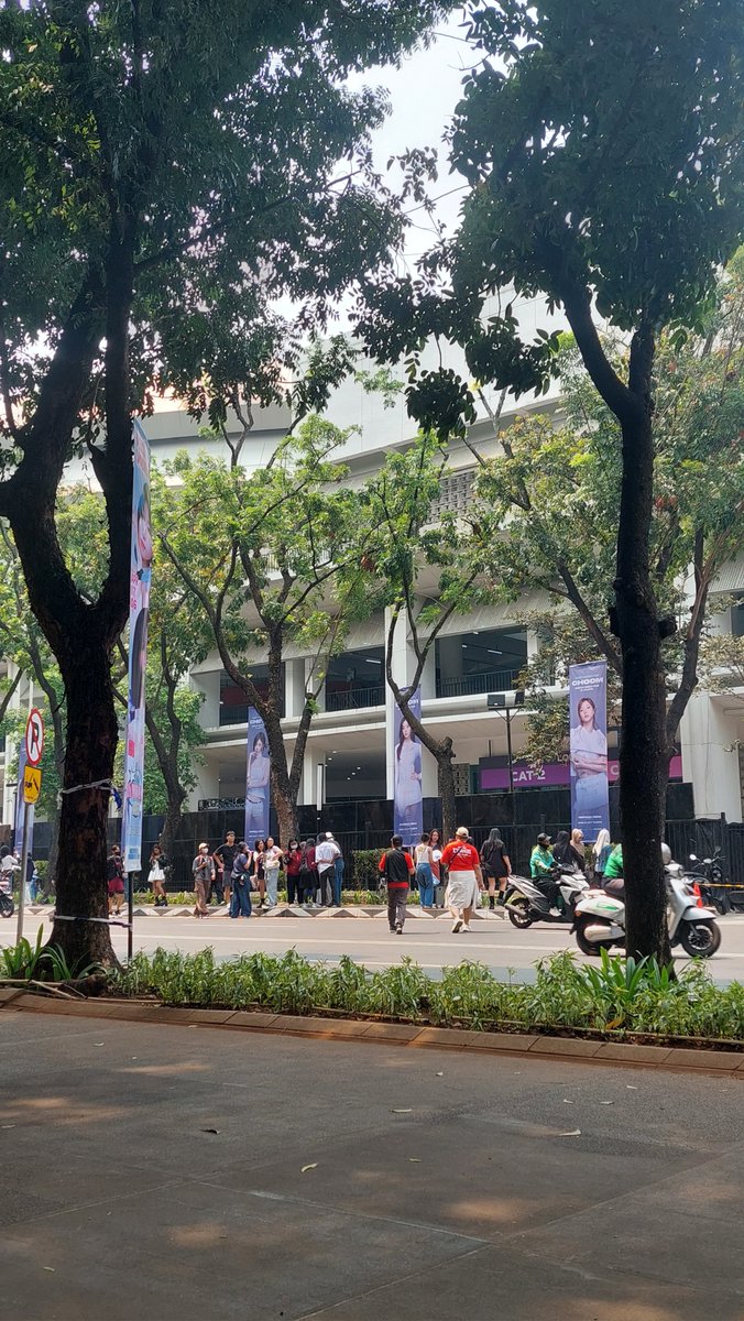 freebieshariini's tweet photo. Halo Monstiez!
#BABYMONSTERInJakarta2026

Kamu bisa dapetin freebies babymonster dari @freebieshariini di venue konser (Indonesia Arena)🫶🏼

Aku duduk di seberang banner official yaa💖 https://t.co/oxsqL9qYtN