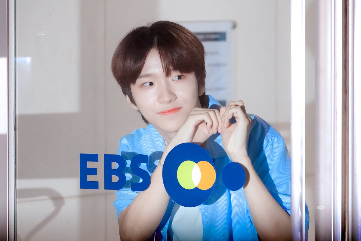 zzyou_riw's tweet photo. EBS&amp;운학 조합 새롭다 https://t.co/13fqaNQmgq