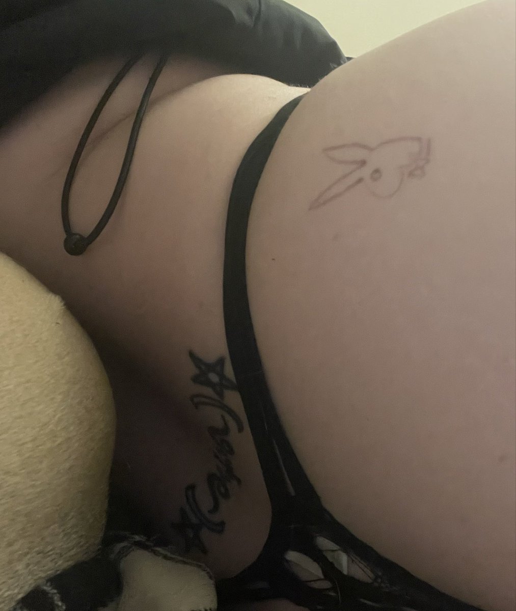 bbydevinn's tweet photo. havent been on here in a bit bc of all the fake accs of me. i do still sell here &amp; there when needed. dont be scared to hmu! i also live verify :)) #nsfw #nsfwtwt #selling #sexy #petite #buyingcontent #sellingcontent https://t.co/BkcK33NIOP