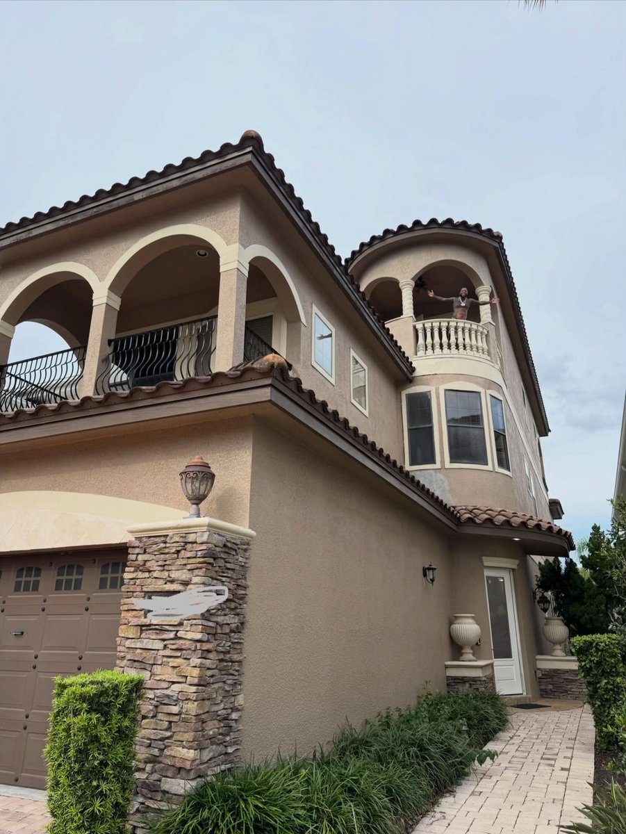 kjmclauriin3's tweet photo. in a country club on a golf course 3 stories up I gotta take a elevator to get to my room 🤑📈✅ learn the skillset it can take u places u never been !!#forex #explore #daytrading #fyp #family https://t.co/UPANdkI5ia