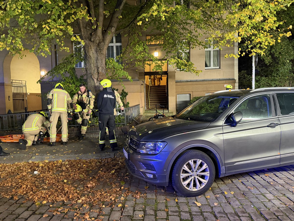 PolReporter's tweet photo. #Berlin #Moabit - Brand in einer Wohnung, mehrere Personen in Sicherheit, Brand schnell gelöscht https://t.co/XKnhvhhFX7