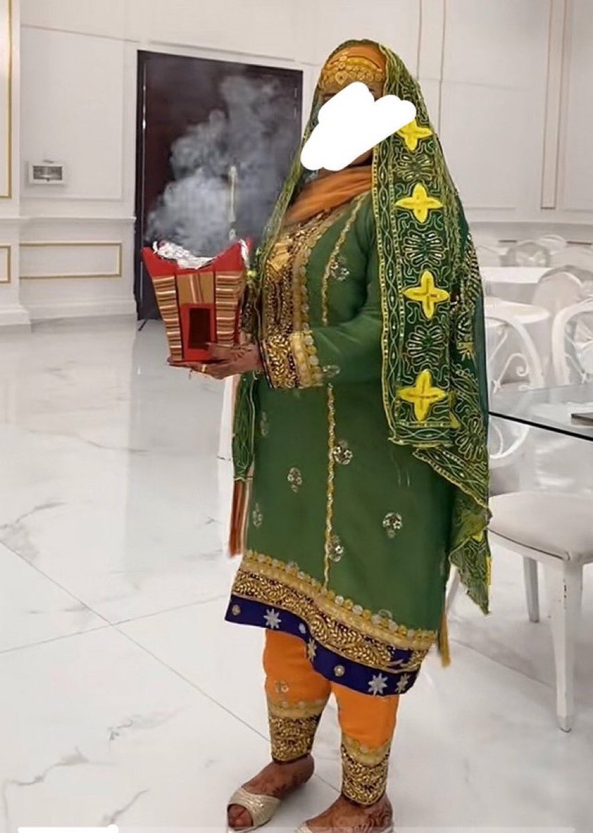 angleerrr's tweet photo. @l3iltr @vllx94 @omaani34 بكره كذا تكشخين يا الحبشيه هههههههههههههههه زي كشخة الشغالات 
لانك شغاله وخدامه للسعوديات بس 🤙🏻🤙🏻🤙🏻🤙🏻 https://t.co/CrDbDaBSTo