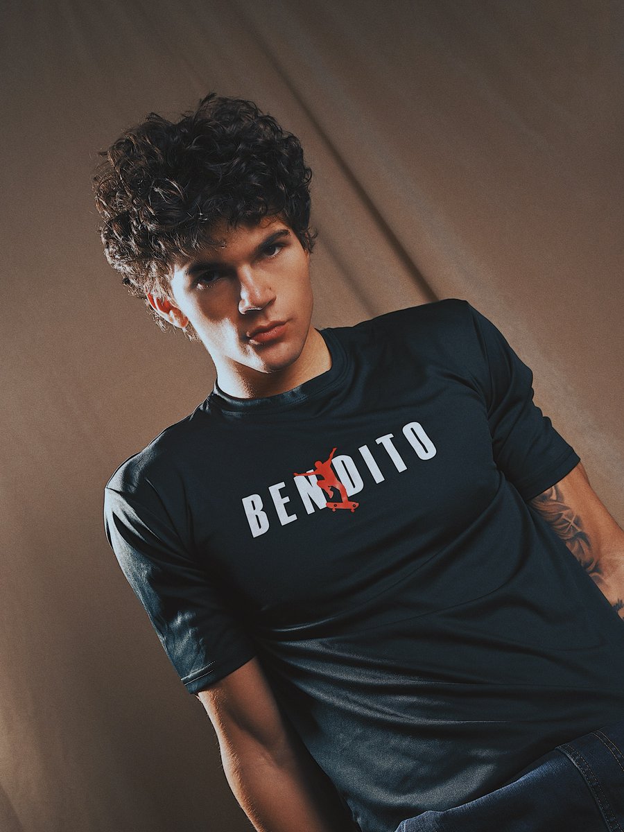 mercadoadadj's tweet photo. Desnudo Magazine UK Issue 21 begins 2026 with “Connor Stonehill: Built in Motion”—an intimate editorial and interview exploring movement, identity, and evolution. Available now in print and digital. https://t.co/HjDwjegKQf