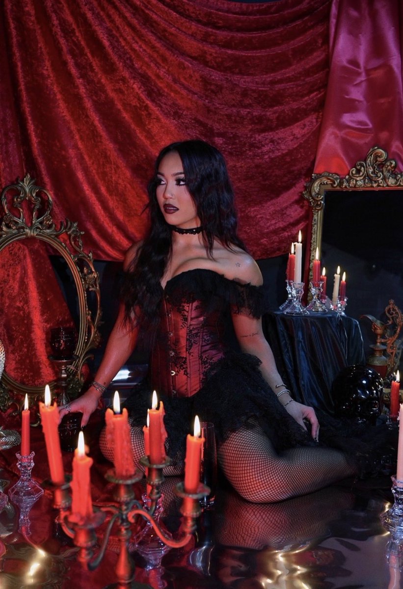 pynkprodigy's tweet photo. 🩸💋 pretty little devil dressed in red… I don’t break hearts, I leave them bleeding. 😈🥀 too hot to handle, too evil to tame. 🖤⛓️ https://t.co/3nj92KGP37