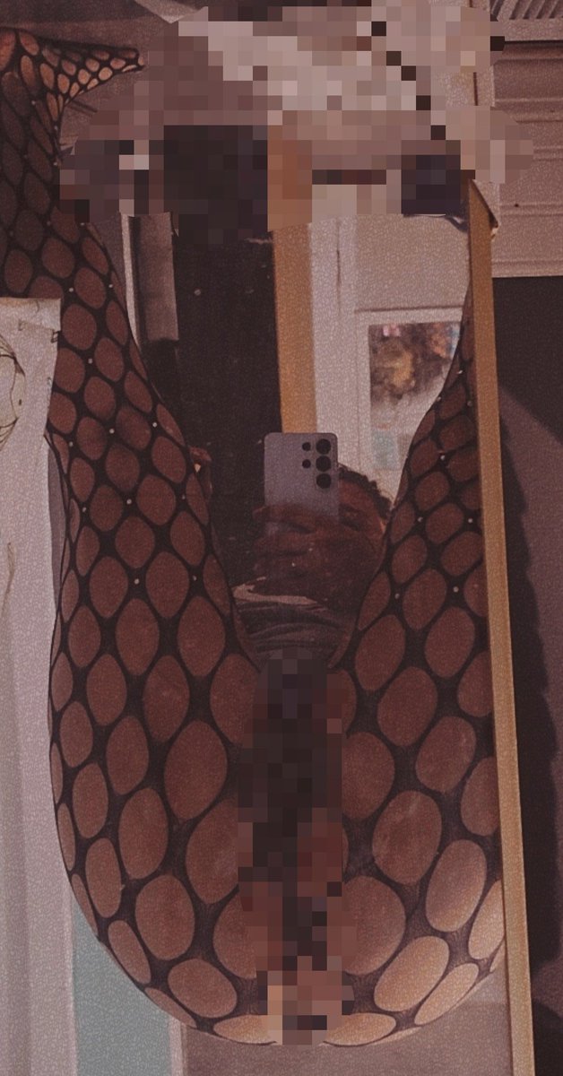 HarperMarirn1e's tweet photo. Where is everyone tonight? 
😜😘🥰 https://t.co/AITNugqrJ2