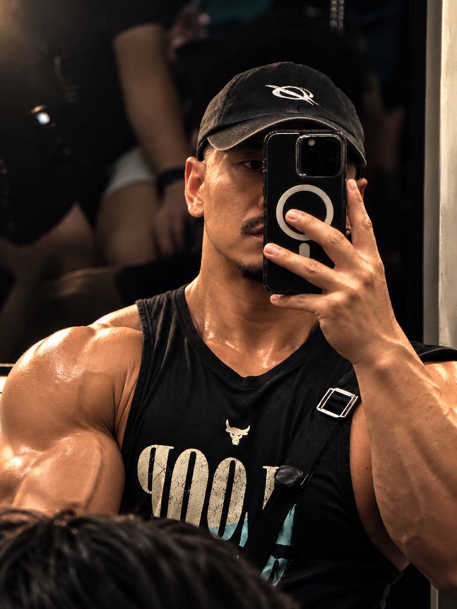 muscle0210's tweet photo. 第一次MRT坐超，而且超出了五站才發現 https://t.co/9xiEz6RhTY