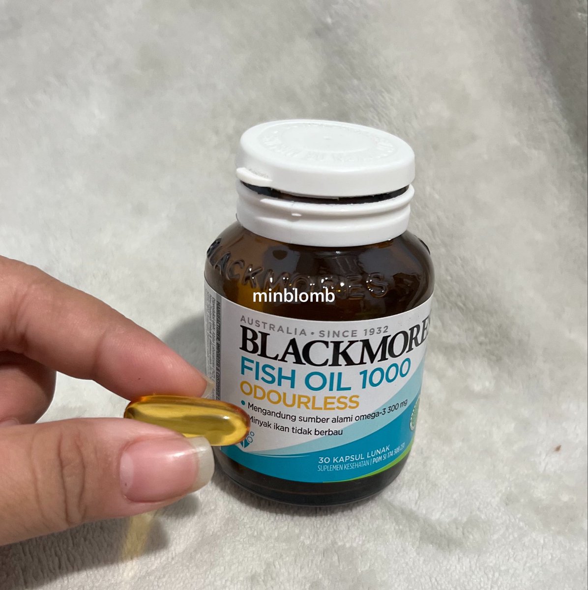 minblomb's tweet photo. 3 ini menurutku sangat wajib dikonsumsi, apalagi tablet tambah darah buat remaja dan wanita di usia produktif udah lengkap banget dengan asam folat🫶🏻 terus fish oil yang gak amis, dan multivitamin d3, kalsium, magnesium BEST paket lengkap https://t.co/cGYSDRFeNO