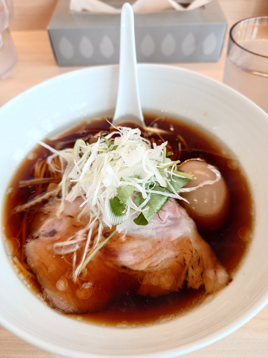 _KEI_777's tweet photo. 今日は、🛵児島へ！
ラーメン🍜金烏さん✨綺麗な店内、ラーメンも卒なく綺麗にまとまったラーメンでした。ごちそうさま👍

#倉敷ラーメン
#金烏 https://t.co/iGElTiNqQ0