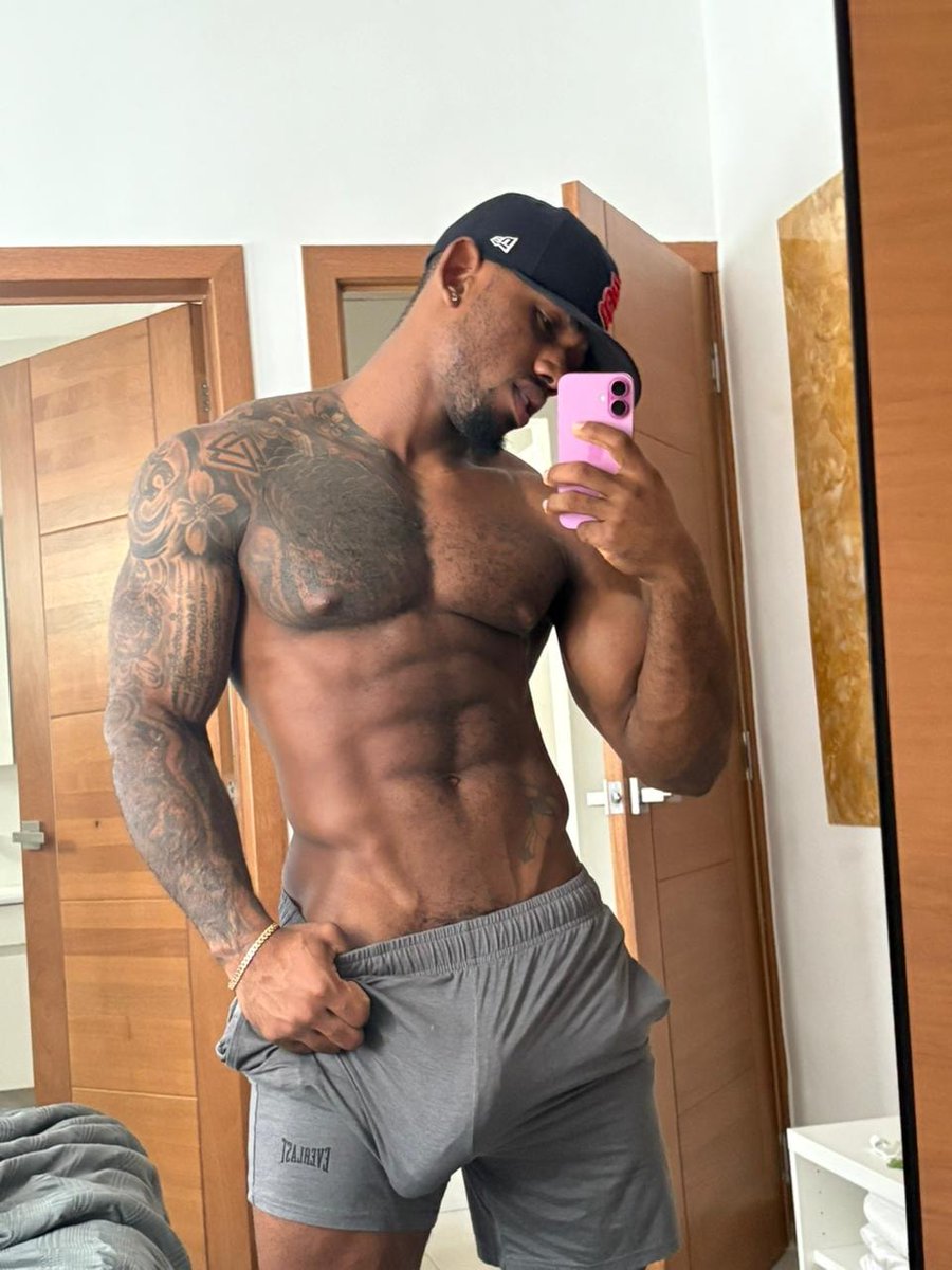 sanjeevgonzalez's tweet photo. F*CK IT, challenge for the gym daddies: open those comments and brace urself 🔥 https://t.co/iyDKci6MJg