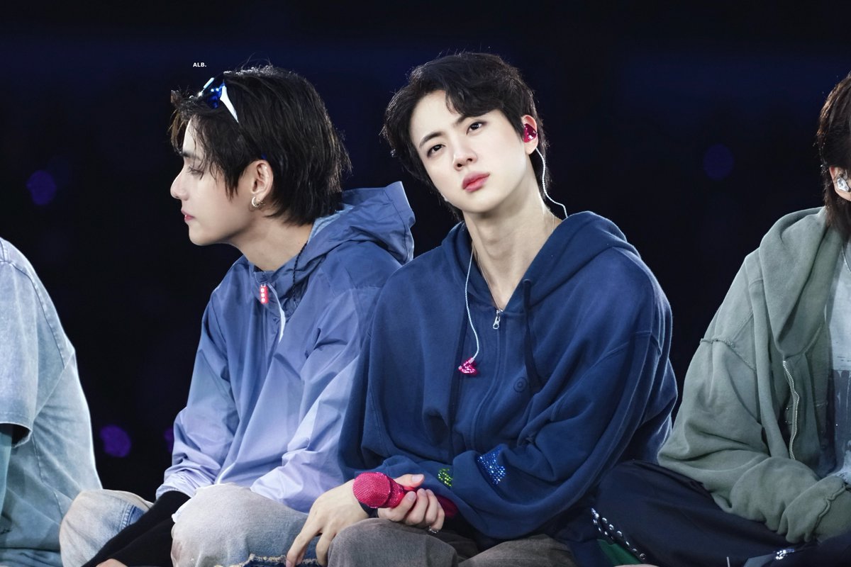 ALittleBraver92's tweet photo. 261016 

#방탄소년단진 #김석진 #석진 #진 #BTSJIN #JIN 
#BTS_WORLDTOUR_ARIRANG https://t.co/HjcccZp1Hl