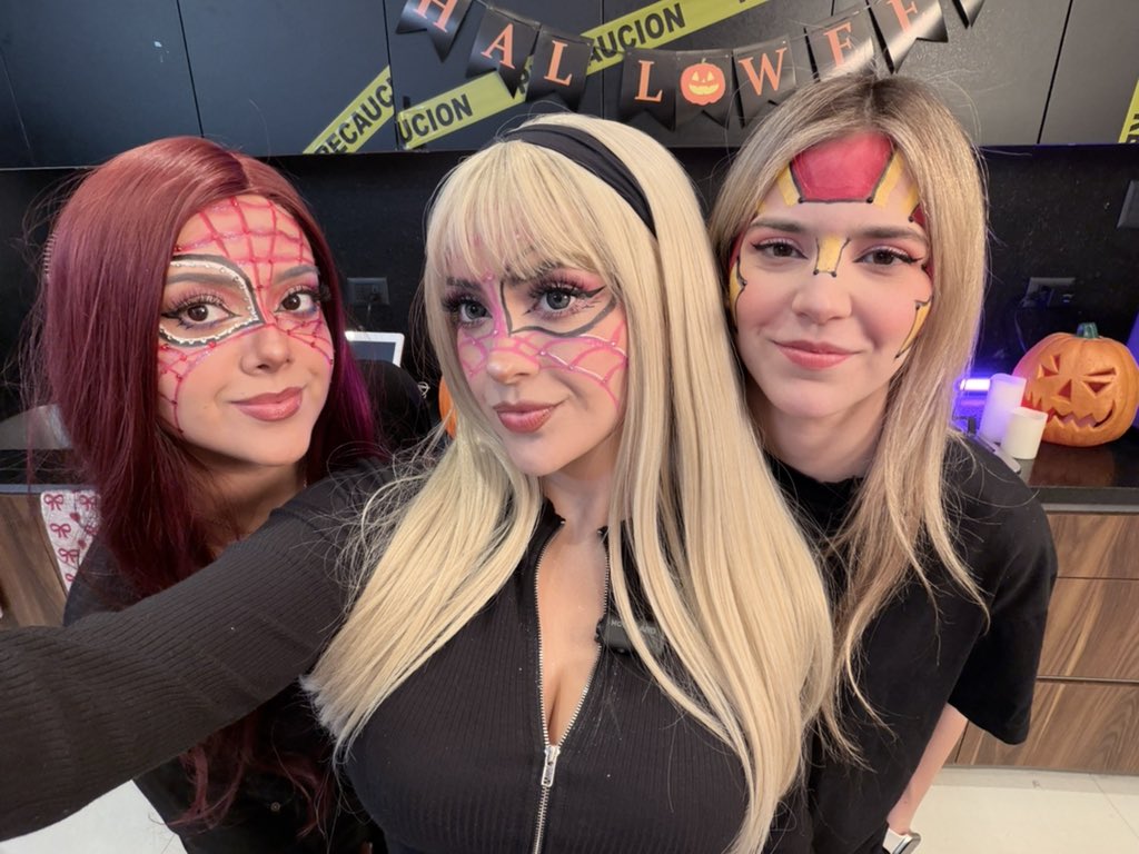 arigameplays's tweet photo. Ya andamos en vivo en la fiesta de Halloween CHANCLUDA 🧡🎃

En el canal de rivis 💗 https://t.co/ZzTzjUyACi