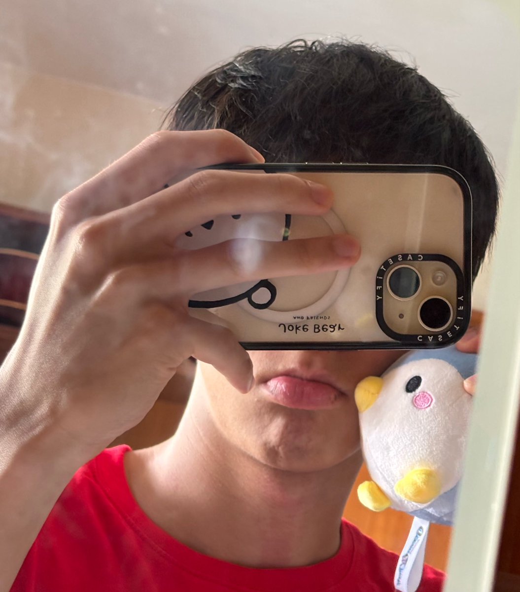 Wangclwuu's tweet photo. 這段晨錯 時差
每看手錶念你一下 縱使只一個賞落霞 以手機拍下它
空氣傳密碼 https://t.co/G0Ry2UNn6W