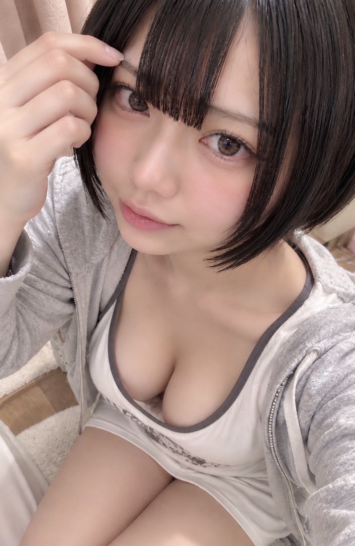 melo_02x's tweet photo. 見た目ガキすぎて色気ないって言われる🥺笑 https://t.co/8CXe0kEdL7