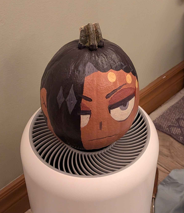 immec_912's tweet photo. twstober 16 - Swap
I swapped to a different medium 🎃 
I'll probably paint Kalim's pumpkin over the weekend https://t.co/GtFfXg5vry