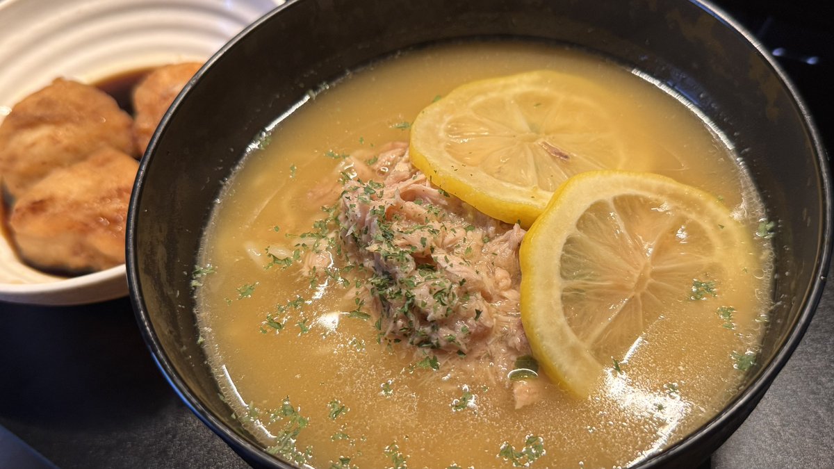 old__age's tweet photo. 今日はツナレモン塩ラーメンだよ…お腹すいたし唐揚げも食べよう https://t.co/F5XfiA5RZC