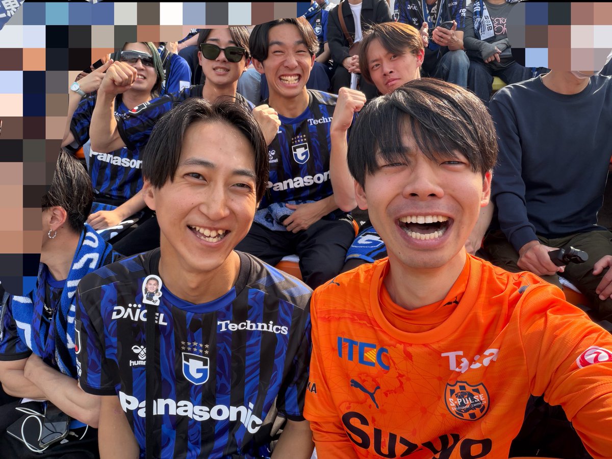 TVgurenmoruto's tweet photo. メインスタンド取ったら周辺ガンバサポしかいなくて今これ。
#spulse #GAMBAOSAKA https://t.co/l7MZymomWh