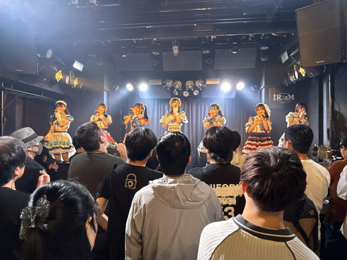 cha_tu_cha_'s tweet photo. #べるテン 初めての青山RizM

爽やかな秋晴れの青山通りにて

#べるべっとセンテンス
2026.10.17 青山RizM https://t.co/Pd0MHk3tbY