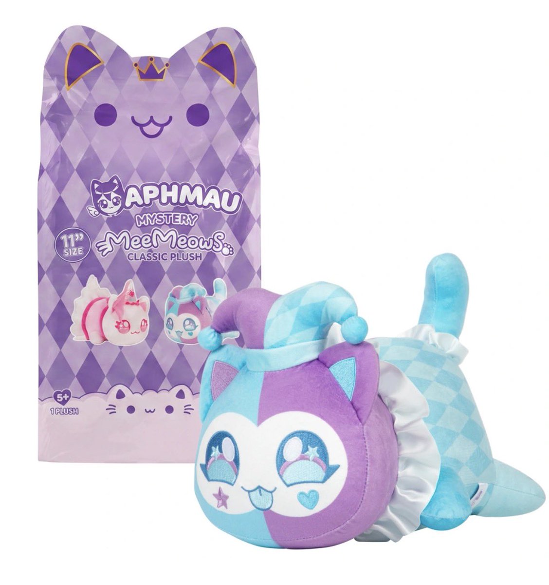 meemeownews's tweet photo. ‼️NEW‼️

The 11” Royals have been revealed (and have been spotted in stores). The lineup includes only two cats; Princess Cat and Jester Cat.

Originally, the 11” lineup also included Dark Knight Cat and Wizard Cat. It’s unknown why they were cut. https://t.co/LsJ6CR76p1