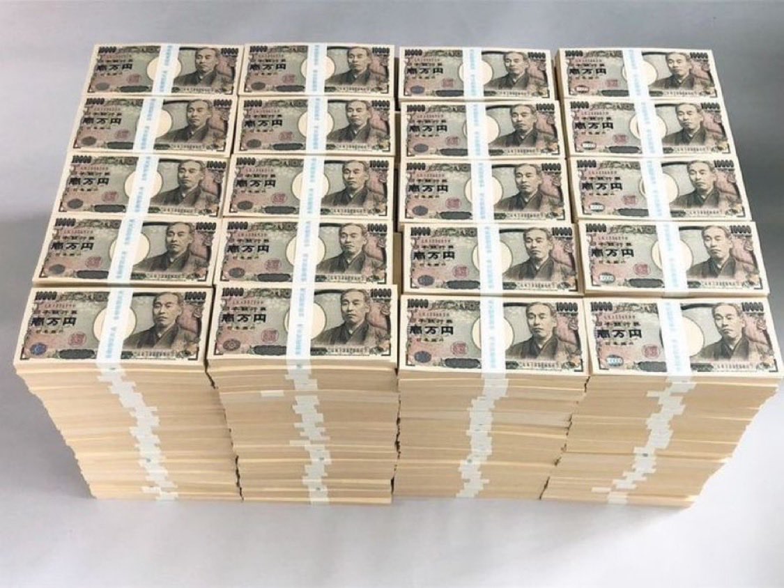 YURIKOb28's tweet photo. もし今日500万円を受け取ったら、何に使いますか？🤔💴

① 借金を返済する
② 投資する
③ 生活をより良くするために使う https://t.co/GzHF0emPsY