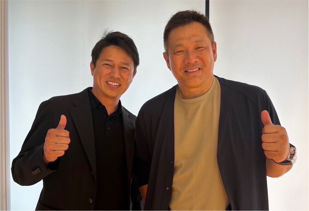 pondebekkio's tweet photo. 山﨑武司、パワハラムーブしそうって声もあるけど、礼儀さえしっかりしてる後輩にはめちゃくちゃ義理堅いんだよな。

コーチの指示通りチャンスに初球から打ちに行って凡退、ベンチで野村監督に叱責されチャンスを失う平石。指示したコーチはダンマリ。

それを見てコーチに『なんで黙ってたんすか？』『今更謝ったって遅いんだよ！平石の評価はもう落ちてんだよ！』とブチギレた山﨑武司、やっぱりかっこいいわ。