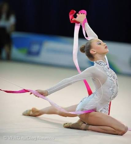starn3llie's tweet photo. daria svatkovskaya :

175 cm / 5 ' 9
50 kg / 110 lbs

𑣲⋆ bmi : 16 . 3 https://t.co/4KFWLmL1EW