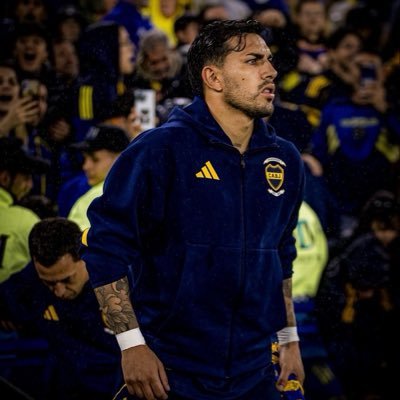Encugrone's tweet photo. @PlanBlanquiazul @Fanta_729 @Renmaa_owo @xluciocx @michiamarilloCC @CavegolMiPastor @DanubioCol @Juanferista8 @SebasOHI16 @lokepero2 @LiverpoolCR @FrancoDesailly @vixoou @Hectorjbj5 @tonycasm_ @elgaboh_ @sendoualbo1991 @DemiCHADlis @SaberItaliaFutV @rivernal912 @froakieceleste @Schalke04Chile @_MikuG17_ @CityZen_012 GRUPO G

Morandé @tralalonso
(U. de Chile 🇨🇱)

Eriksen @Eriksennn10
(Boca Juniors 🇦🇷)

Dandy liguista @memebarato2010 (LDU🇪🇨)

Crewe Alexandra México @crewemx 
(Crewe 🏴󠁧󠁢󠁥󠁮󠁧󠁿) https://t.co/EbUvFeFFuJ