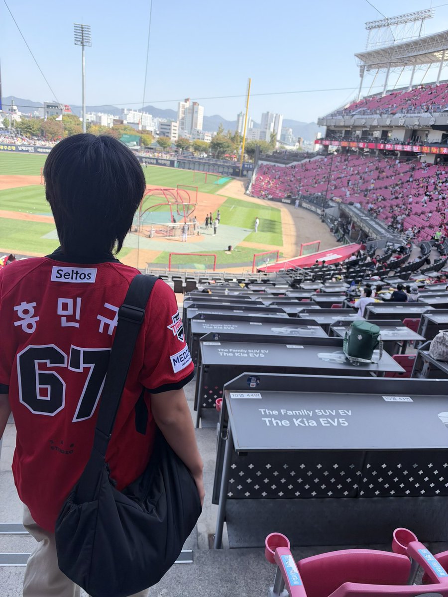 tituse01's tweet photo. 오랜만에 챔필이다ㅠ https://t.co/Ss2POEuYGx
