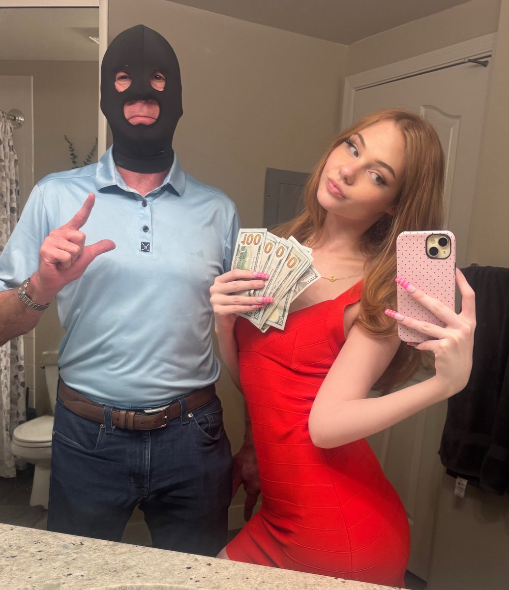 minxmalibu's tweet photo. the greedy girl and her owned executive https://t.co/1mC4Wcm5n8