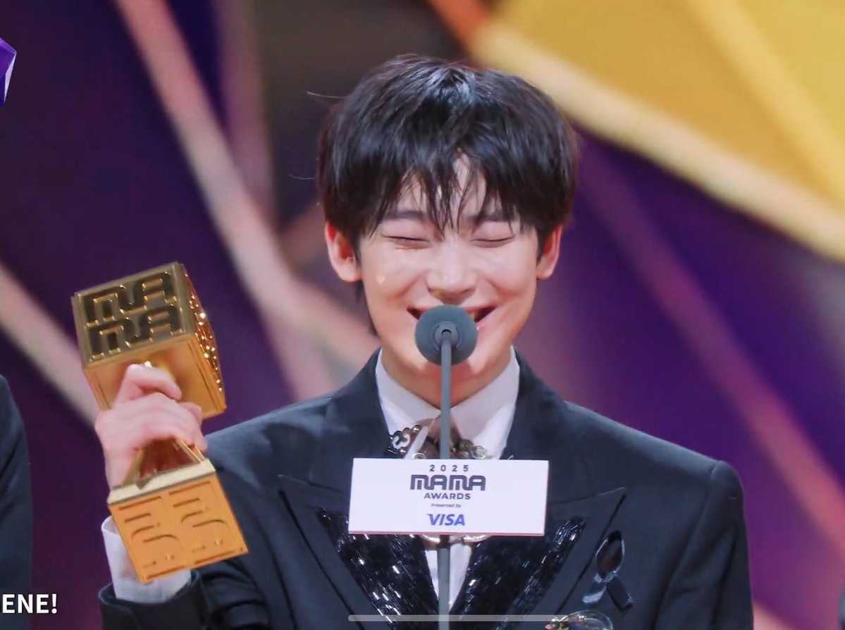 enhypen_hours's tweet photo. dropping my #2026MAMAVOTE for #ENHYPEN 💫 

HAPPY SUNOO = HAPPY ENGENE 😜 https://t.co/yG62lukGuU