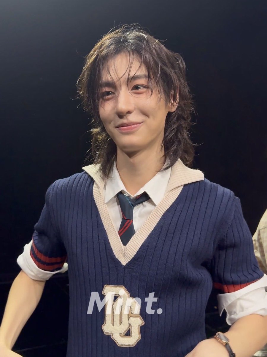 ihanfm's tweet photo. the blushy cheeks and fluffy hair oh my god leehan looks too pretty https://t.co/IfXjq2geqK
