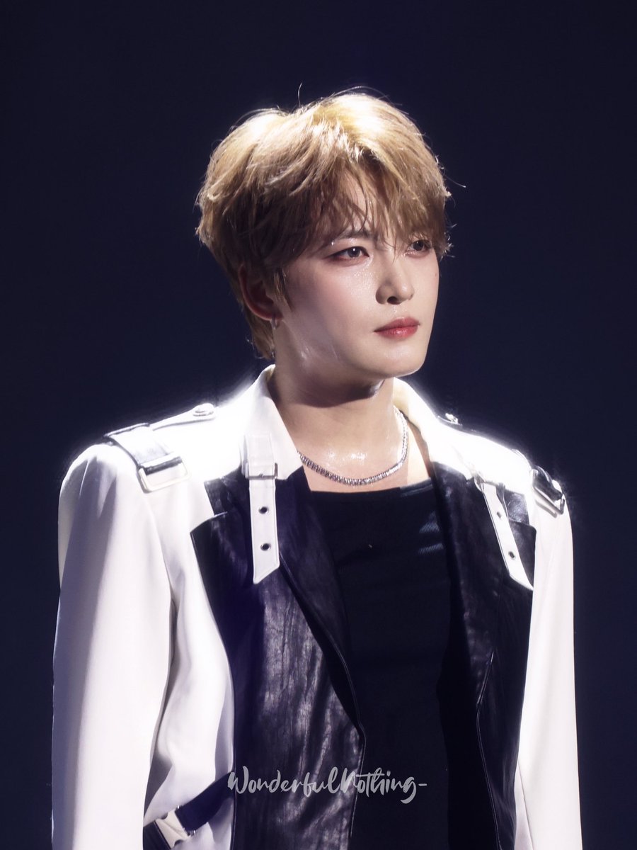 WonderfulNth's tweet photo. 🤍🖤🫳🏻

@bornfreeonekiss 

#김재중 #ジェジュン 
#JAEJOONG #金在中
#JX_CORE #JX https://t.co/Fjtsttb4zO